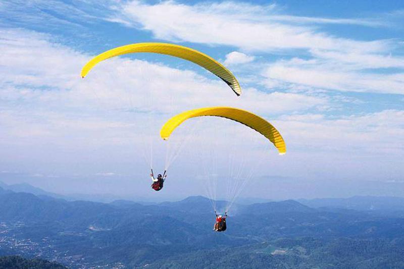 Voo de Parapente no Morro Azul